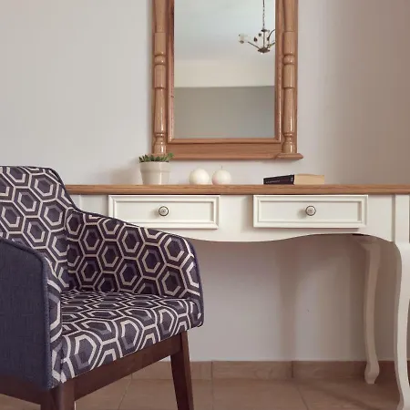 Three Graces Complex