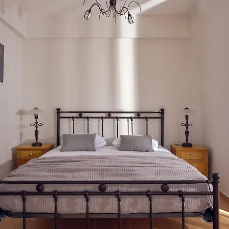 Three Graces Complex