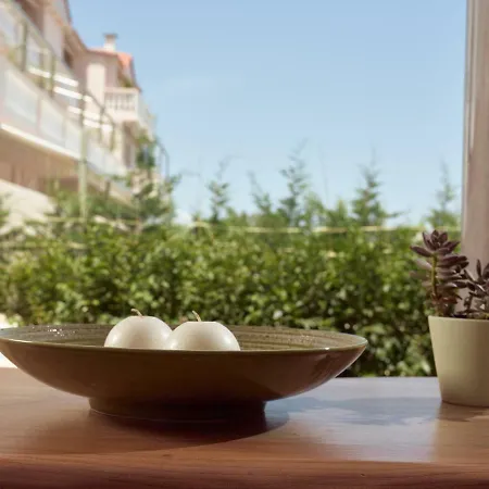 Three Graces Complex Nyaraló