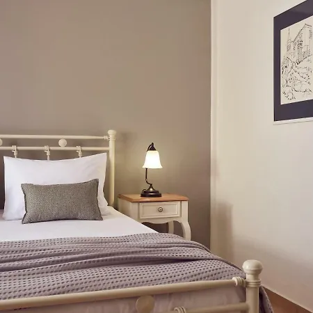 Three Graces Complex *