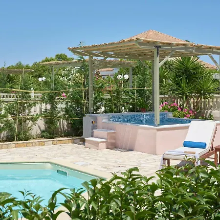 Three Graces Complex Nyaraló Laganász