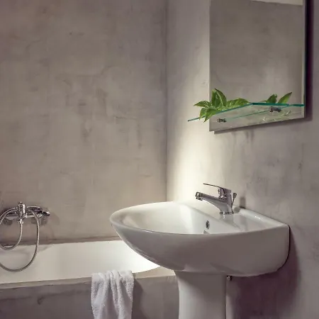 Three Graces Complex *