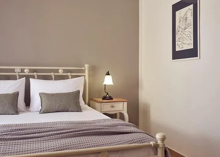 Three Graces Complex *