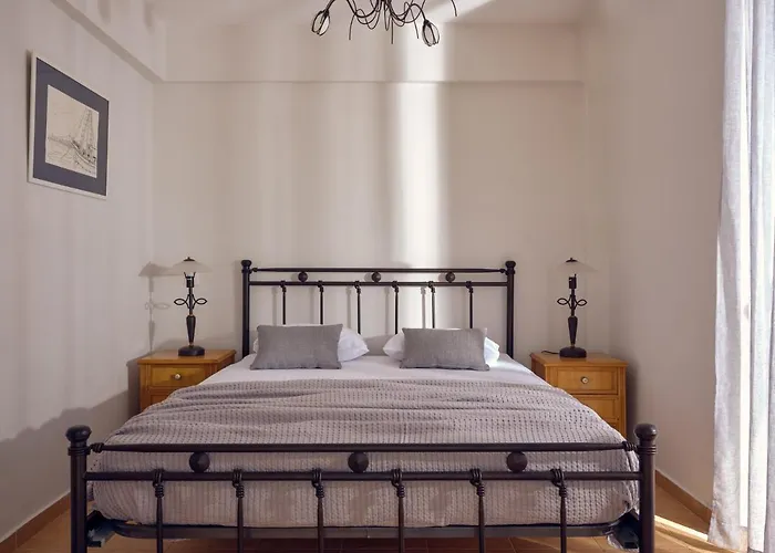 Three Graces Complex