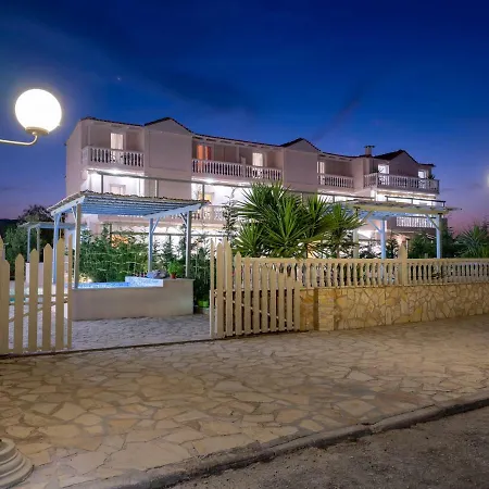 Semesterbostad Three Graces Complex