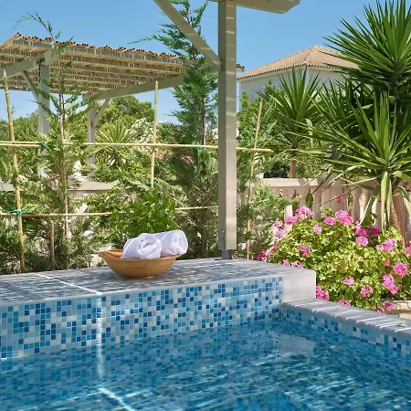 Three Graces Complex